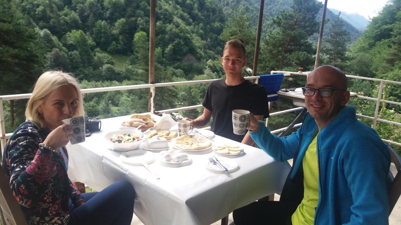 Guesthouse Gama In Khevsureti Roshka Eksteriør billede